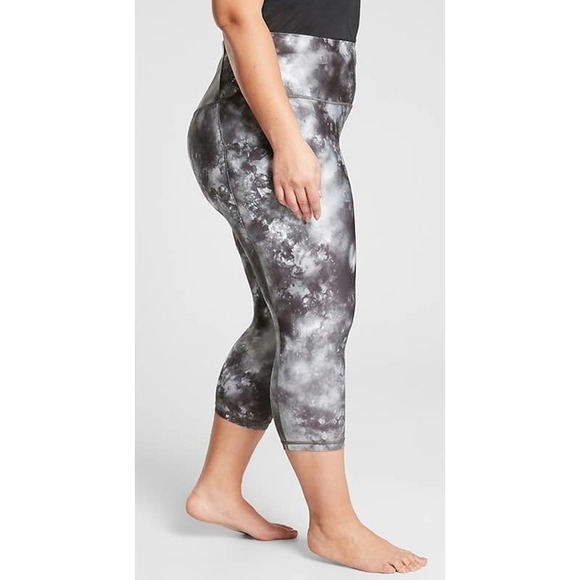 Athleta Salutation Stash Pocket II Supernova Capri Leggings Size S - Picture 2 of 7